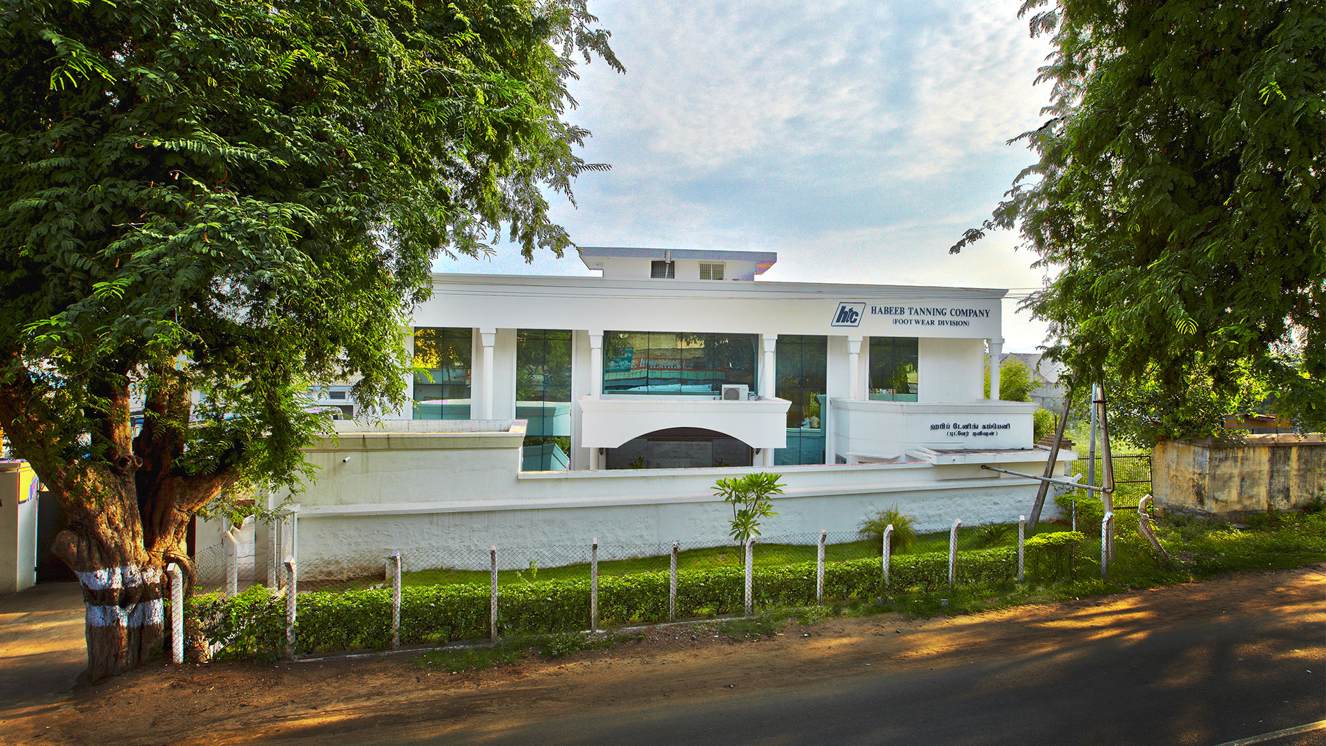 fashion uppers and casual uppers footwear company